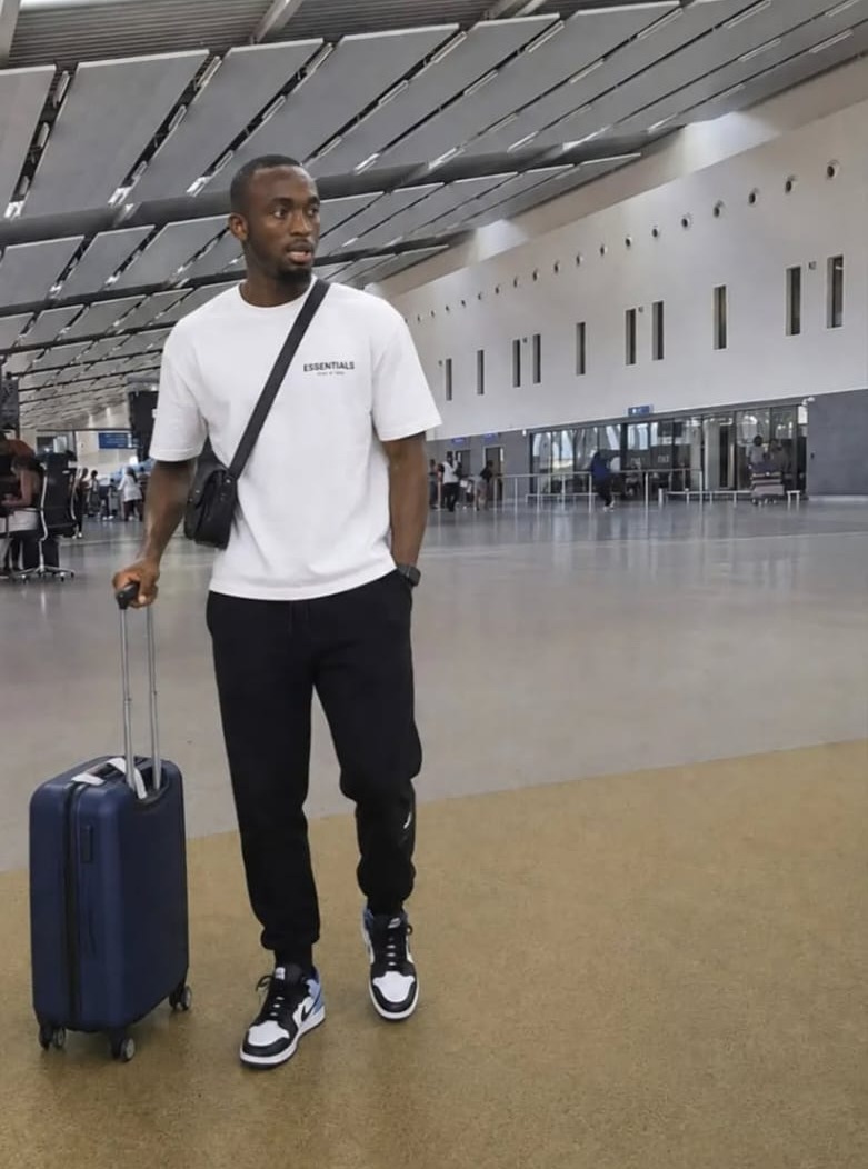 Shalulile arrives in Dar es Salaam to begin a new chapter with Yanga