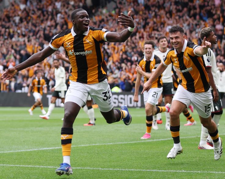 Manchester United Suffer Shock 2-0 Defeat to Hull City in Premier League Opener