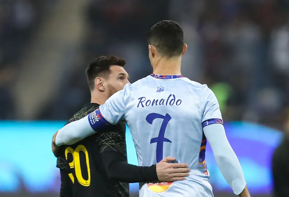 Tevez kuvunja mwiko, Messi na Ronaldo kucheza timu moja