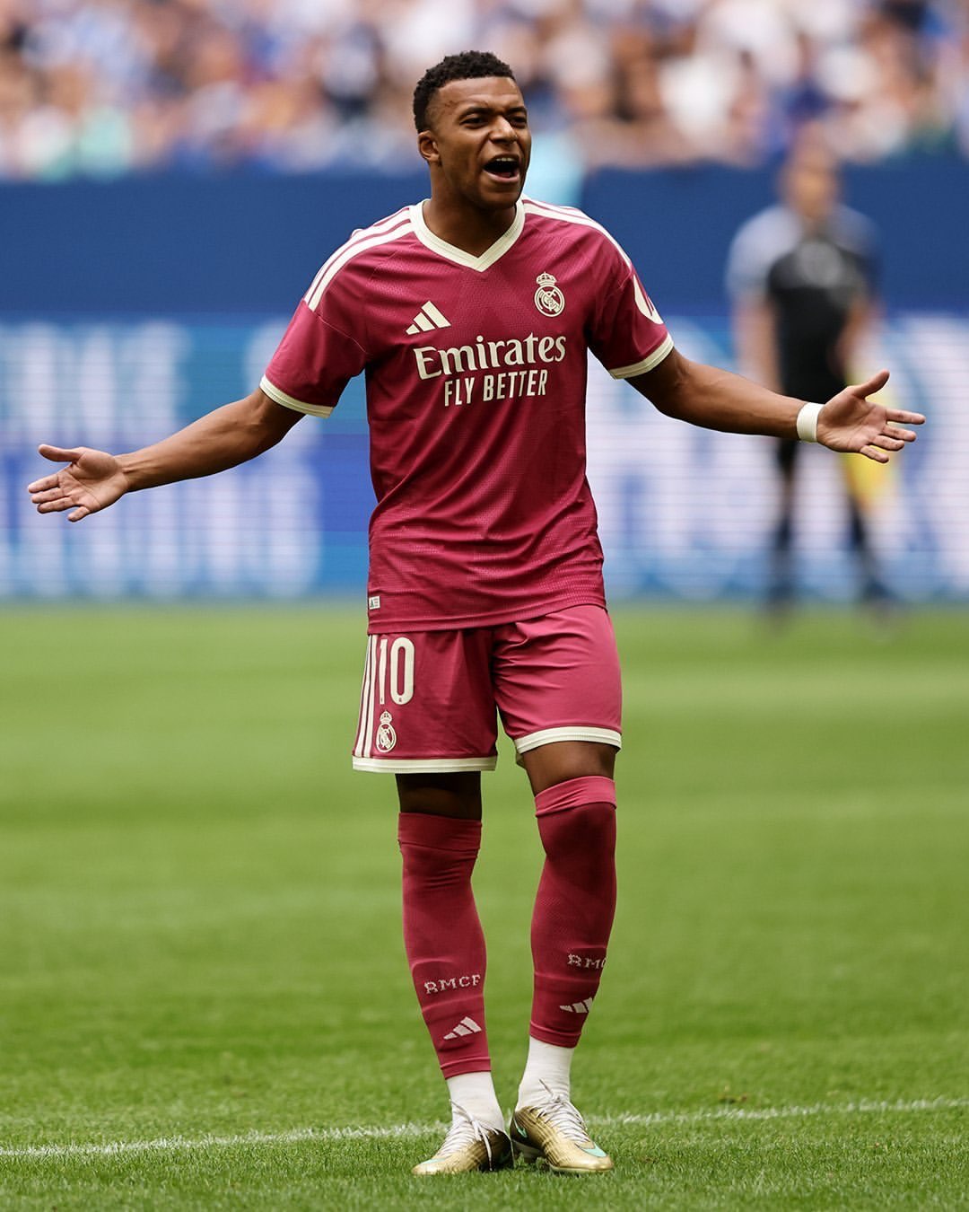 Mbappe leaves france camp after knee injury